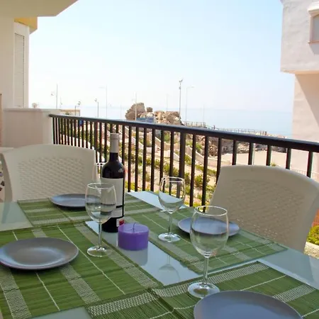 First Line With Two Bedrooms And Sea View Lägenhet