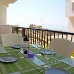 First Line With Two Bedrooms And Sea View Lägenhet